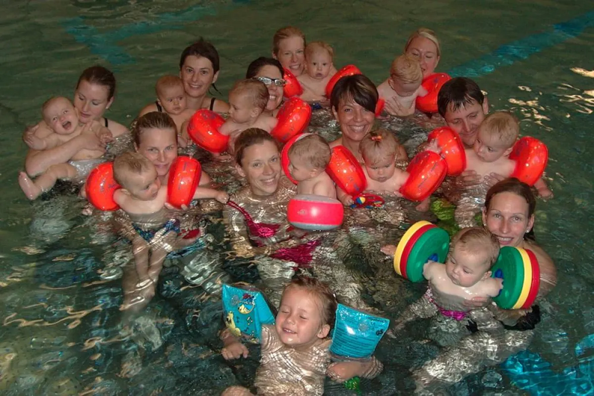 Wasserspass und Entspannung bei der Schwimmschule Wassermäuse
