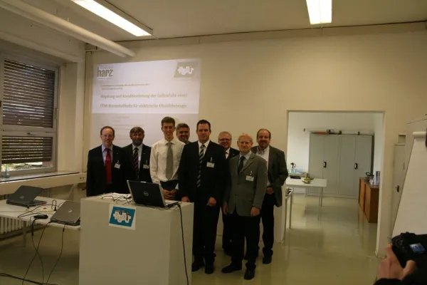 Bild: Erfolgreicher Berufseinstieg trotz Wirtschaftskrise - Ingenieure der Hochschule Harz (FH) starten durch