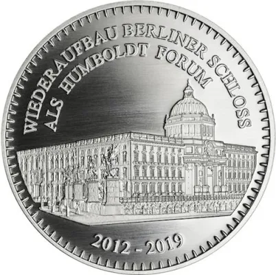 Bild: Präsentation der Spendenmedaille „Wiederaufbau Berliner Schloss“ am 23. März in der Humboldt-Box