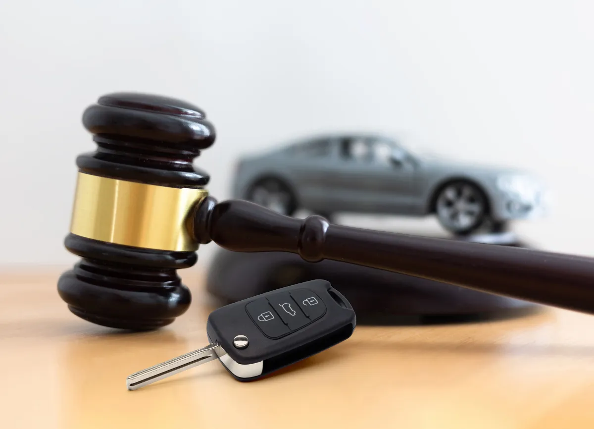 Mit Gebrauchtwagen lässt sich mit der richtigen Strategie Geld verdienen (© iStock.com / deepblue4you)