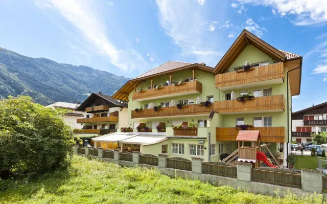 Bild: Neuer Internetauftritt für das Wohlfühl-Hotel Lena ***s Naturns