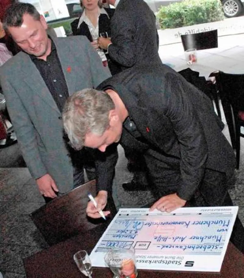 Übergabe des Schecks