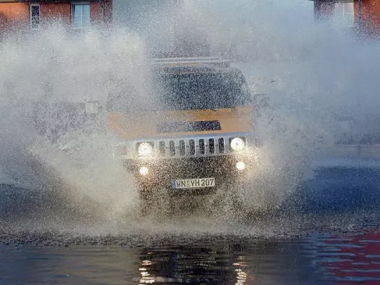 Bild: yellowhummer rüstet alle H2 auf Flüssiggas um