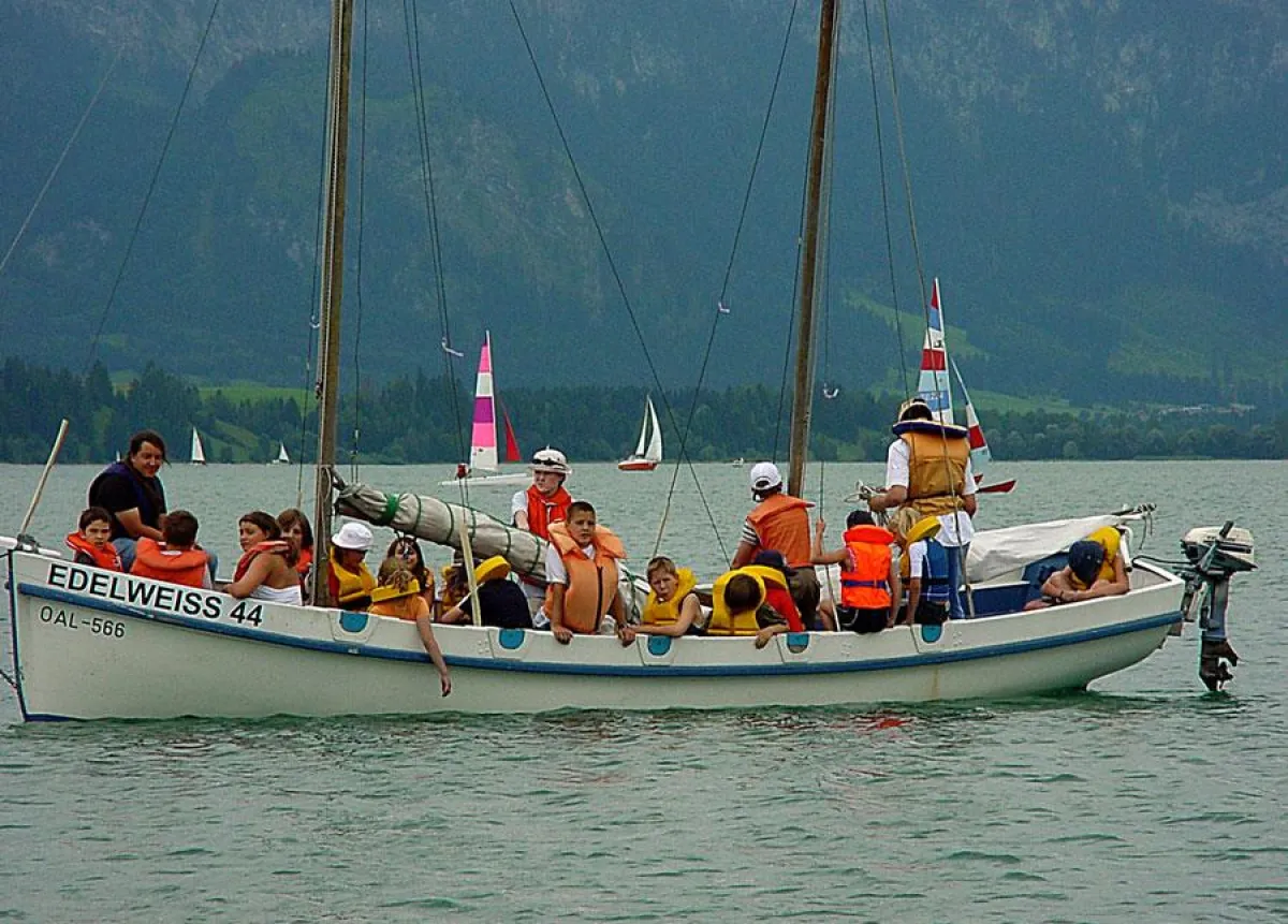 Geeignet für Segel-Einsteiger auf dem Forggensee: Mitsegeln auf der Gaffelketch Edelweiß