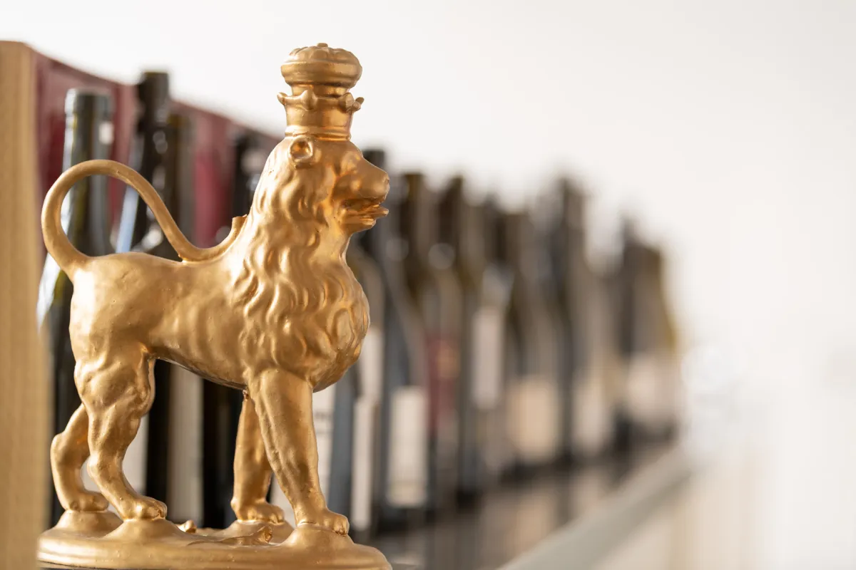 Vaihinger Löwe – der Siegerpokal für den internationalen Preis für Lemberger & Blaufränkisch (© Bettina Meister)