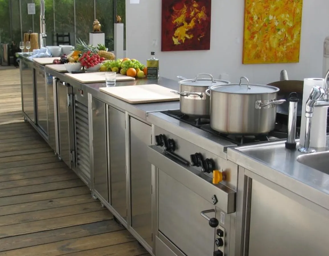 Gewächshaus, Burgkeller, oder Orchestergraben der Alten Oper: Kochen an ungewöhnlichen Orten ? So lautet das Motto der Eintagsküche.