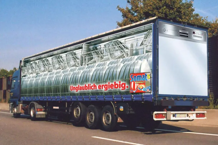 Bundesweiter Kreativwettbewerb setzt auf Meinung der Autofahrer: Werbeprogramm auf deutschen Autobahnen frei wählbar Bild: Bundesweiter Kreativwettbewerb setzt auf Meinung der Autofahrer: Werbeprogramm auf deutschen Autobahnen frei wählbar