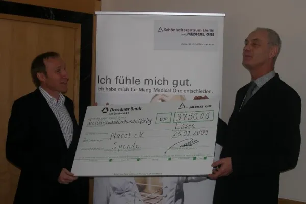 Bild: Schönheitschirurgie für einen guten Zweck - Klinikgruppe unterstützt placet e.V. aus Berlin
