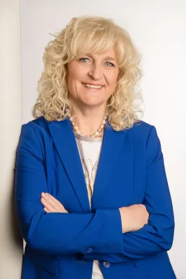 Bild: Pflegekrise als Prüfstein der Demokratie: Wer schützt Gesellschaft und Alter?