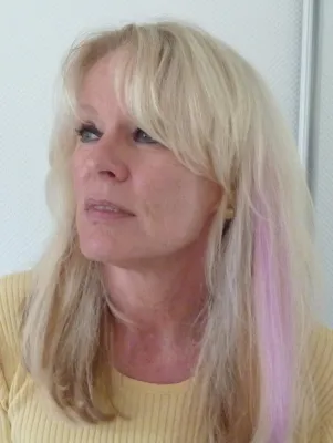 Bild: Behandlung mit Zahnschienen bei Schnarchen und Schlafapnoe- eine Lösung