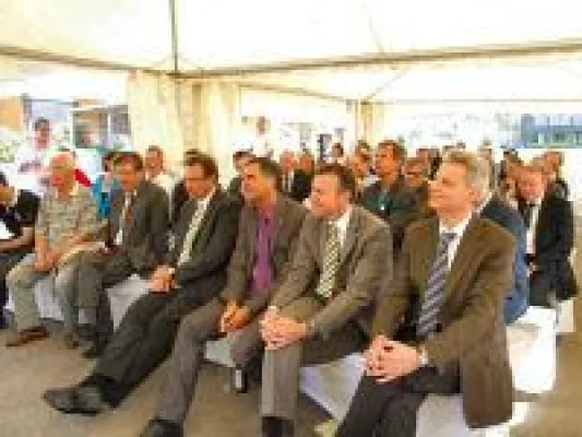 Einweihung der Wohnanlage für Menschen mit und ohne Behinderung in Dußlingen Bild: Einweihung der Wohnanlage für Menschen mit und ohne Behinderung in Dußlingen