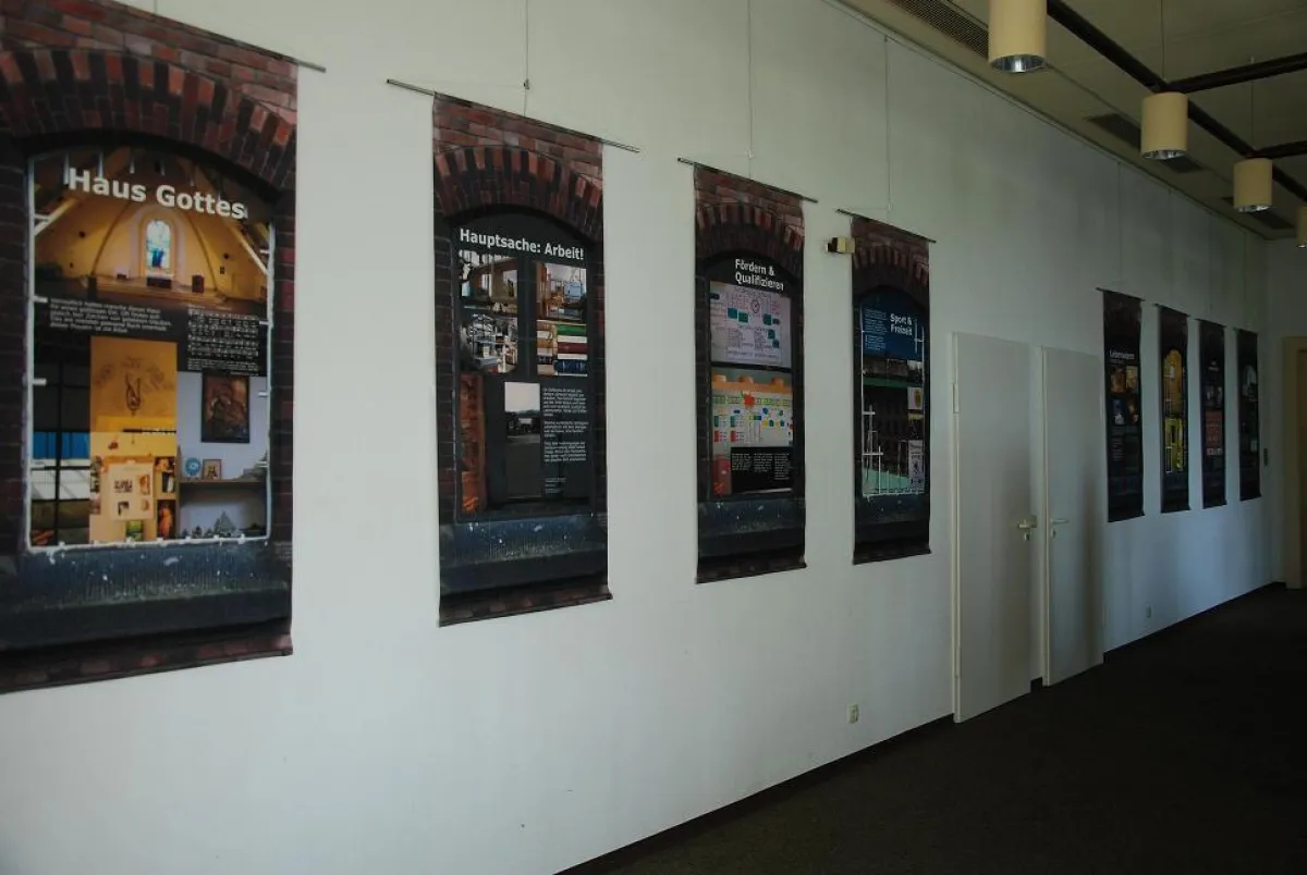 Die Ausstellung ?In gesiebter Luft? zeichnet ein Bild vom alltäglichen Leben in der Haftanstalt