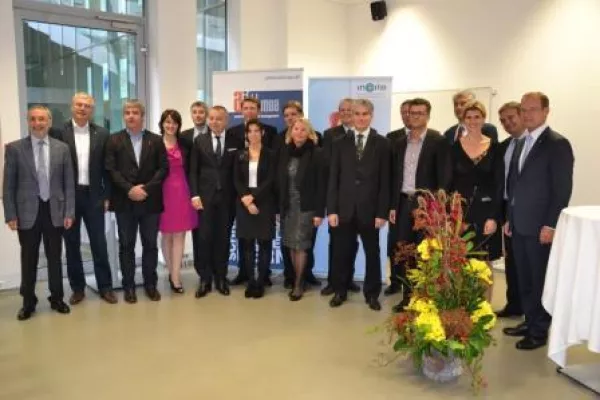 AIM: Akademische Unternehmensberater graduieren Bild: AIM: Akademische Unternehmensberater graduieren