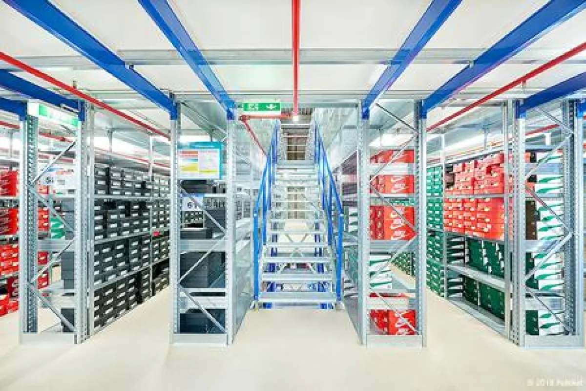 3.000 bis 5.000 Bestellungen pro Tag bewältigt Publikat mit inconsoWMS und inconsoSDS.