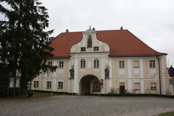 Bild: Restaurierung erhält historische Bausubstanz für Hotel- und Seminarnutzung