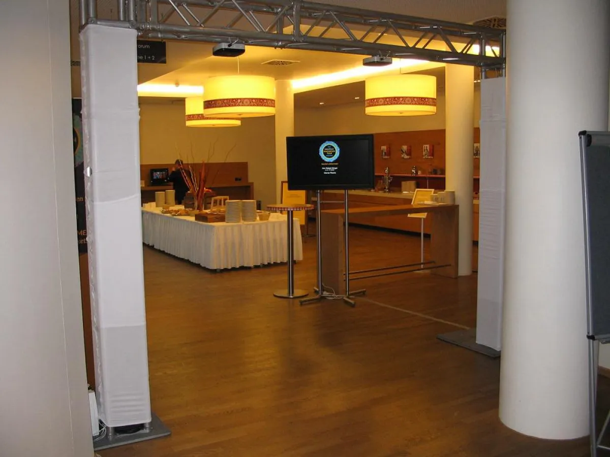 Barrierefreie Besuchererfassung durch breite RFID-Gates