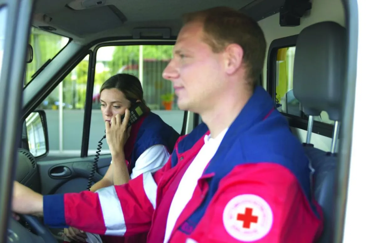 Notärzte im Krankenwagen