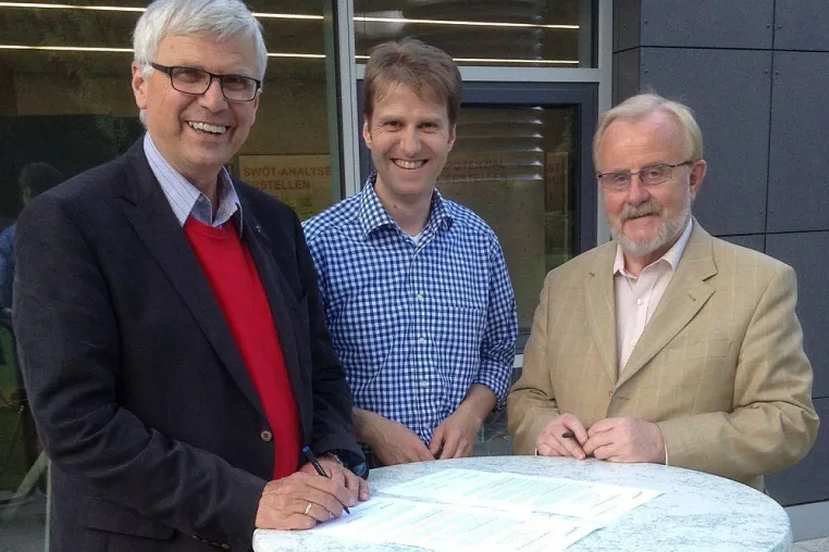 Leuchtfeuerprojekte für die Bibel Bild: Leuchtfeuerprojekte für die Bibel