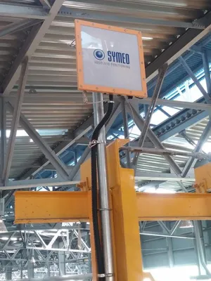 Bild: Mehr Sicherheit in Produktionshallen: Zuverlässige Kollisionsvermeidung von Kränen auf mehreren Ebenen