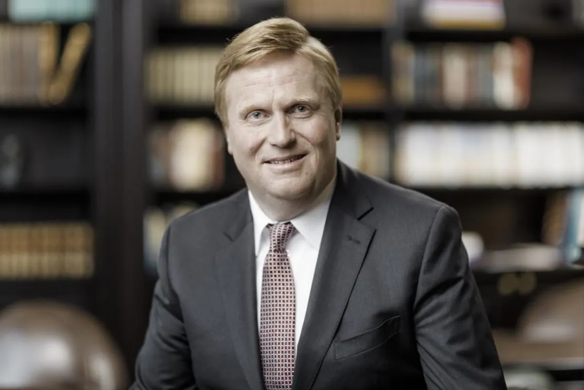 Thorsten M. Schiefer investiert mit seiner Beteiligungsgesellschaft SlateNetwork in NEWCOVENTURE