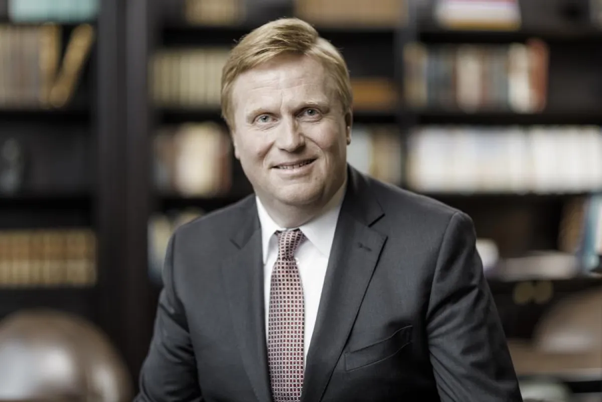 Thorsten M. Schiefer investiert mit seiner Beteiligungsgesellschaft SlateNetwork in NEWCOVENTURE