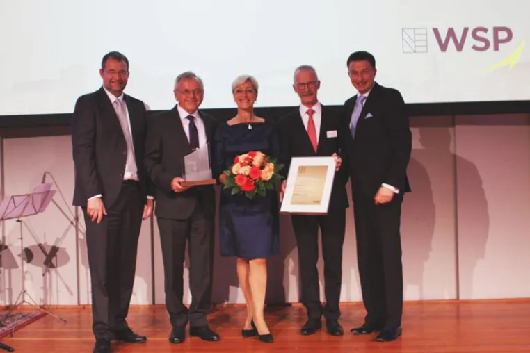 Ehrung des Lebenswerks: Wiestaw Kramski erhält den Pforzheimer Wirtschaftspreis 2015 Bild: Ehrung des Lebenswerks: Wiestaw Kramski erhält den Pforzheimer Wirtschaftspreis 2015