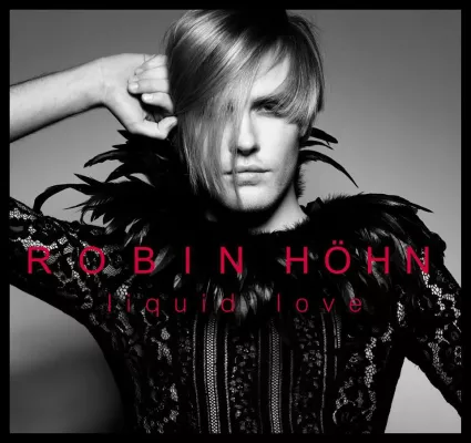 Bild: Topmodel Robin Höhn präsentiert mit LIQUID LOVE seine erste Single und gibt sein Debüt als Sänger und Musiker.