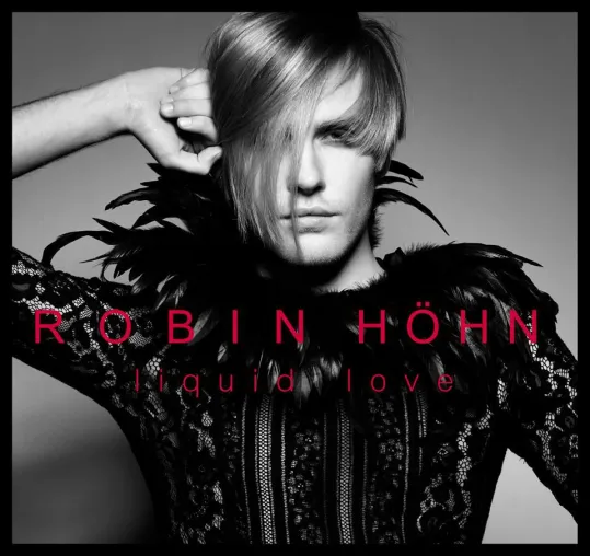 Bild: Topmodel Robin Höhn präsentiert mit LIQUID LOVE seine erste Single und gibt sein Debüt als Sänger und Musiker.