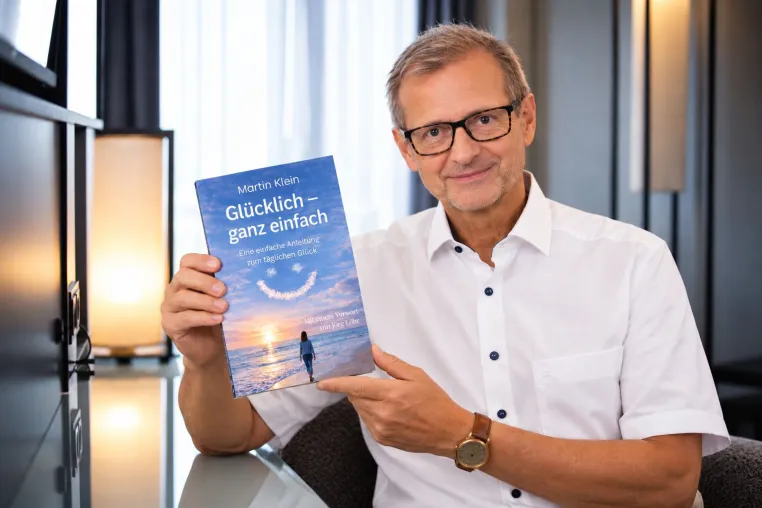 Bild: 10.000 Euro für Kinder in Afrika: Buchautor Martin Klein startet Spendenaufruf zur Weihnachtszeit