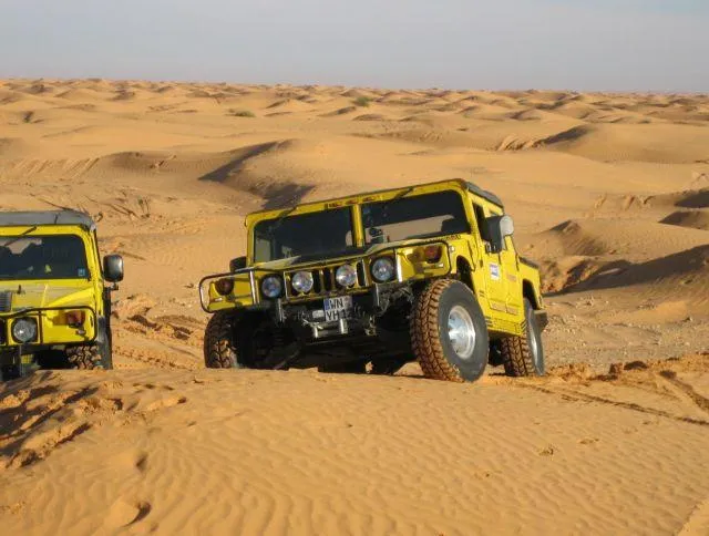 Bild: Wüstentouren und Offroad-Events bei yellowhummer