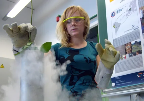 Bild: Für die richtige Studienwahl: Sommeruni 2026 der TU Ilmenau – Orientierung für Schülerinnen