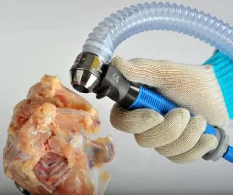 Bild: Bettcher beflügelt den Gewinn – mit dem Whizard® TrimVac™ für effiziente Geflügelverarbeitung