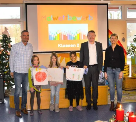 Zum zwölften Mal in Folge: Wiehler Grundschüler gestalten Firmen-Weihnachtskarte Bild: Zum zwölften Mal in Folge: Wiehler Grundschüler gestalten Firmen-Weihnachtskarte