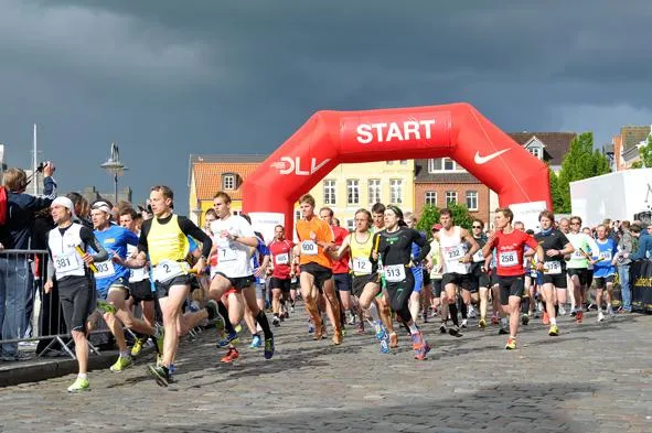 Bild: Der Lauf zwischen den Meeren startet in der 8. Auflage am 1. Juni 2013
