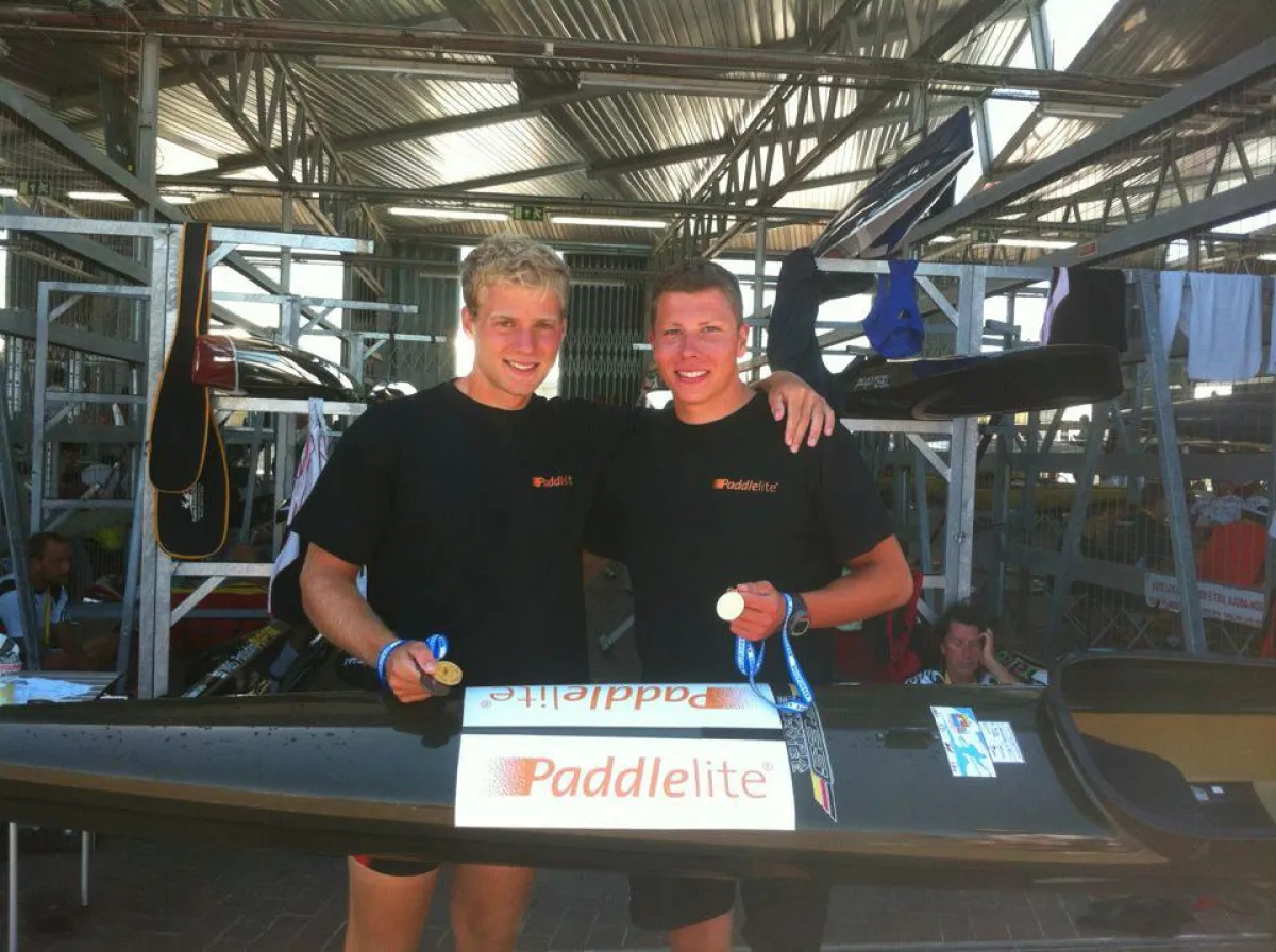 Kai Spenner und Fabian Kux mit ihren Medaillen