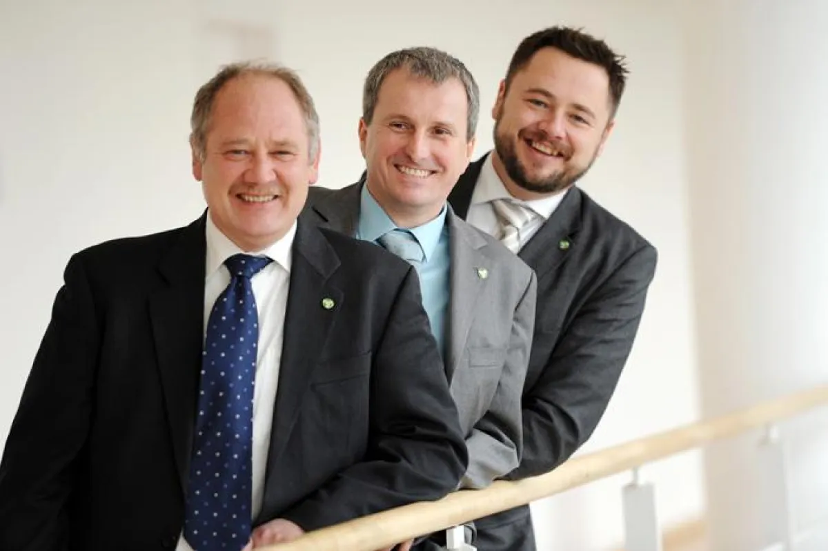 Seit 15 Jahren im Dienste des Windes: Die drei Geschäftsführer der BBB Umwelttechnik GmbH (BBB)