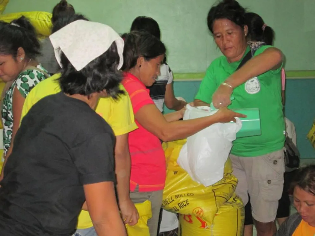 Reisausgabe auf Bantayan Philippinen