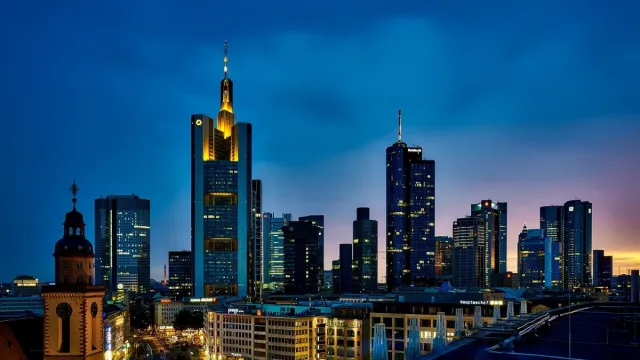 Bild: Frankfurter Hochzeitspaare entscheiden sich immer öfter für eine Freie Trauung