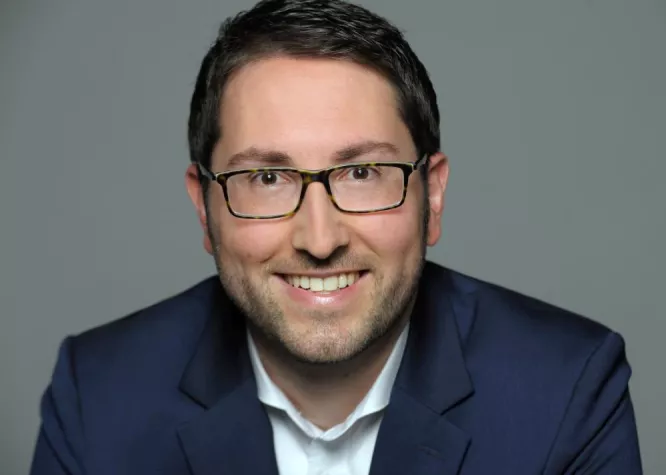 Bild: Humorige Geschäftsidee: Business-Kabarett in 9 Dialekten