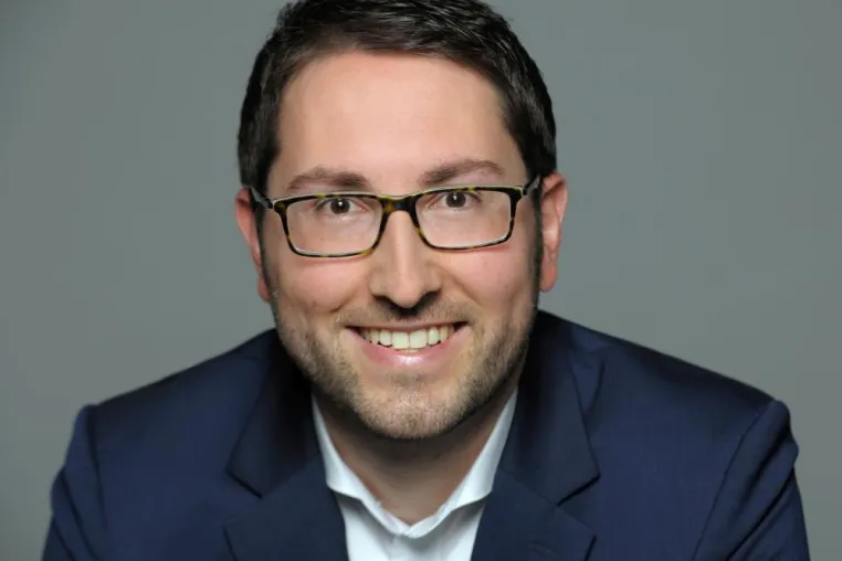 Humorige Geschäftsidee: Business-Kabarett in 9 Dialekten Bild: Humorige Geschäftsidee: Business-Kabarett in 9 Dialekten