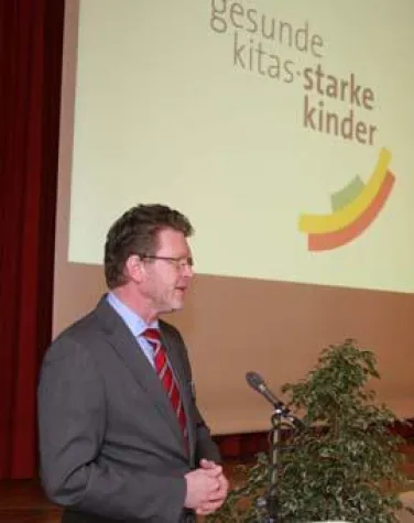 Bild: Strategien im Kampf gegen Übergewicht bei Kindern und Jugendlichen