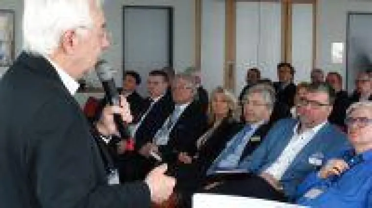 Bild: Lebendige Premiere: Newcomer und alte Hasen diskutieren auf erstem Sachwerte-Kolloquium