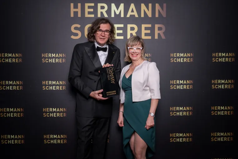 Kölner Juristin gewinnt Excellence Award mit Vortrag über transgenerationale Traumata Bild: Kölner Juristin gewinnt Excellence Award mit Vortrag über transgenerationale Traumata