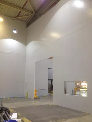 Bild: Neue Hallentrennwände für die Firma Avery Dennison Materials GmbH in Gotha