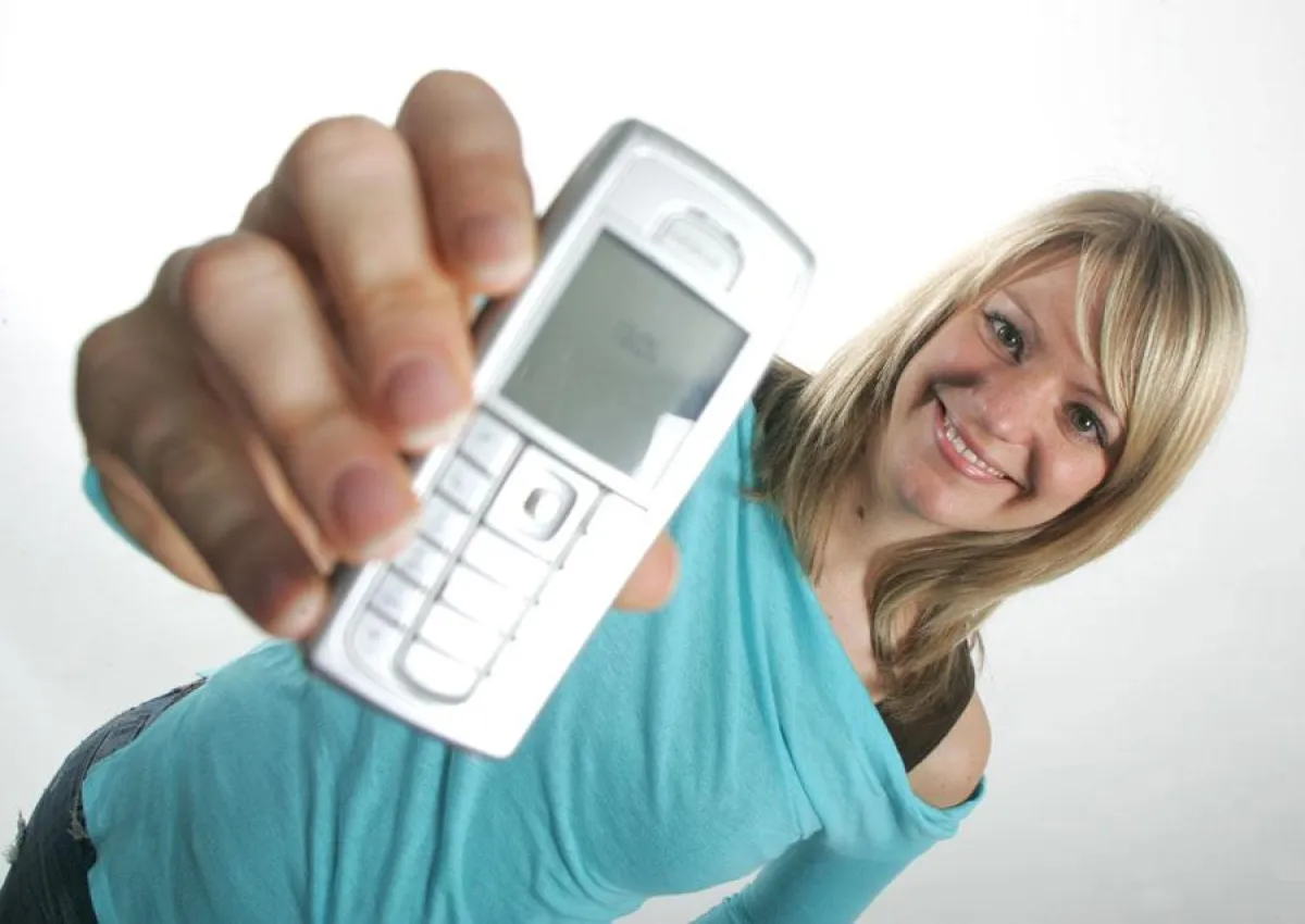 Unbedachtes Telefonieren mit dem neuen Handy kann schnell teuer werden.