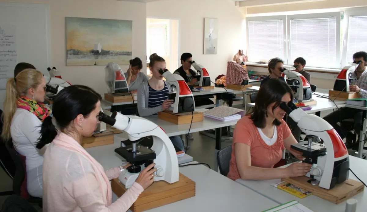 Im Unterricht an der Zytologieschule Bensberg