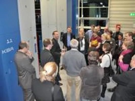 Regionalmarketing besichtigt modernstes Druckzentrum Europas: Netzwerk Oberpfalz beim Medienhaus Der neue Tag Bild: Regionalmarketing besichtigt modernstes Druckzentrum Europas: Netzwerk Oberpfalz beim Medienhaus Der neue Tag