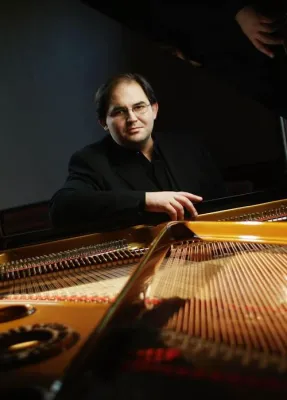 Bild: David Gazarov am 22.03.2010 um 19.30 Uhr im Münchner Künstlerhaus