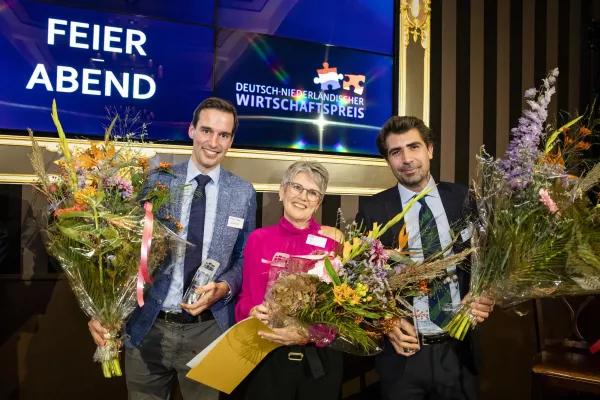 Bild: Super-Surf gewinnt den Deutsch-Niederländischen Wirtschaftspreis 2019