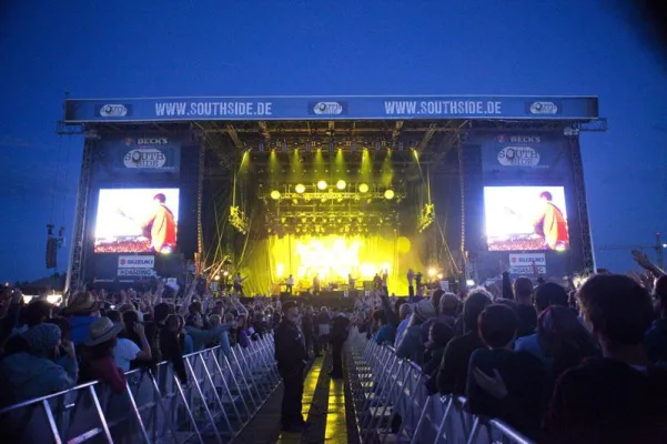 Megaforce baut alle Bühnen für das Southside Festival Bild: Megaforce baut alle Bühnen für das Southside Festival